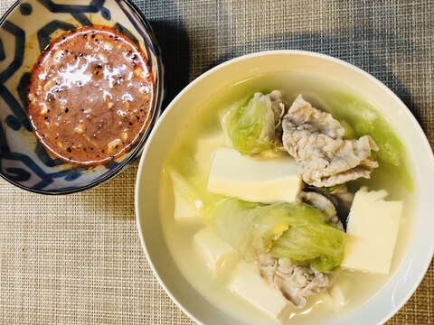 ピリ辛タレで食べる湯豆腐★